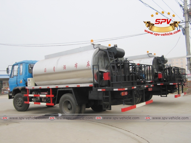 Dongfeng Asphalt Distributor Truck 01